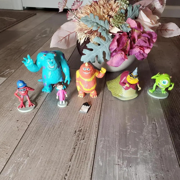 Disney Hasbro Monsters Inc. Playset Figures Toy Lot of 7 - Picture 1 of 7